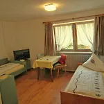 Gastehaus Zur Farbe Apartment
